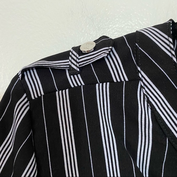 Adrienne Vittadini Black w/White Striped Top - Picture 6 of 9